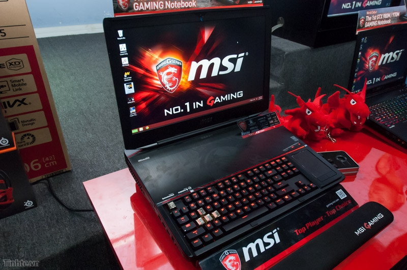 MSI GT80 Titan: laptop gaming bàn phím cơ đầu tiên