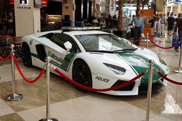 Lamborghini Aventador của cảnh sát Dubai