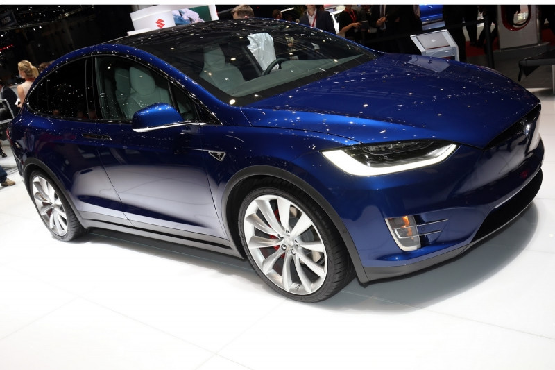 Hình ảnh thực tế Tesla Model X tại Geneva