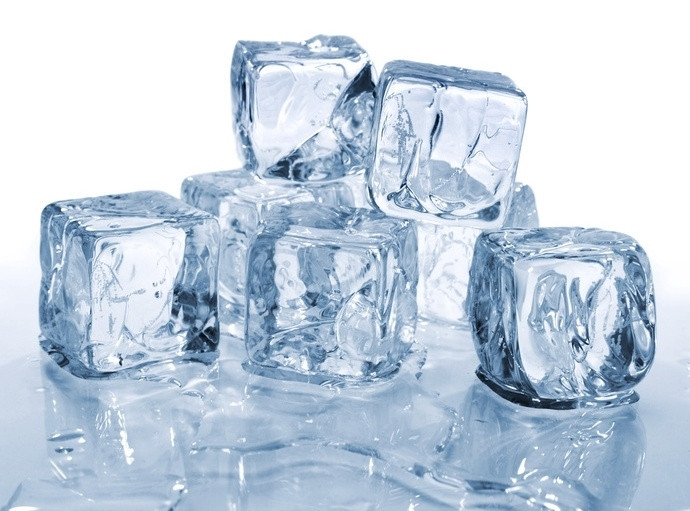 Hãy sử dụng những viên đá lạnh khi bị đau răng nhé