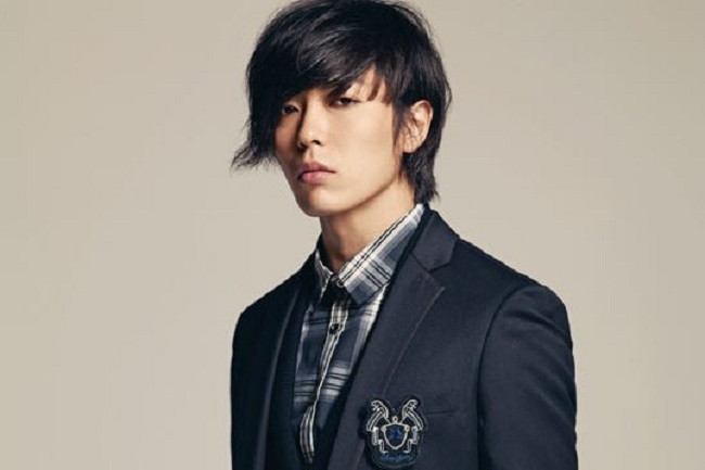 Sở hữu nét đẹp băng lãnh đậm chất Nhật Bản nên Kim Jae Wook thường xuyên được lựa chọn cho vai người Nhật trong các phim điện ảnh Hàn Quốc