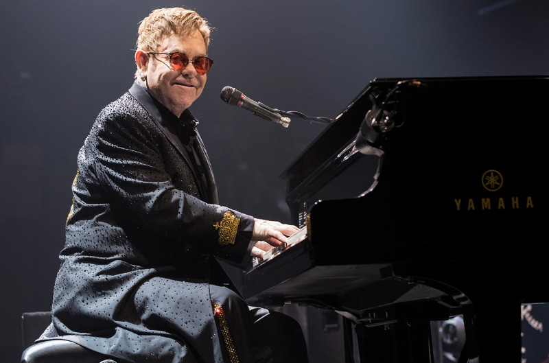 Elton John là một nghệ sĩ đa tài người Anh