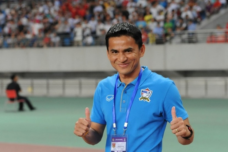 Kiatisak hiện giờ cũng đang rất thành công trong vai trò huấn luyện viên trưởng đội tuyển Thái Lan.