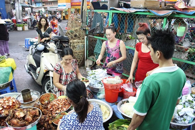 Một góc ẩm thực ở chợ