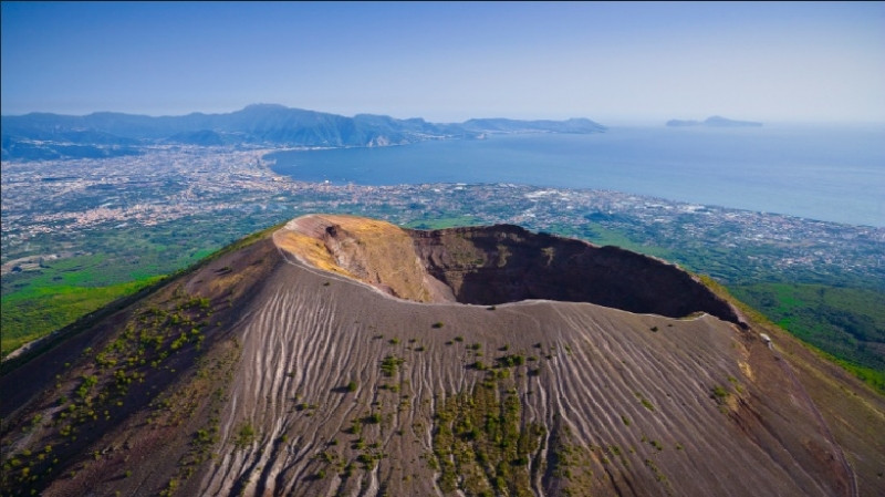Hình ảnh miệng núi lửa Mount Vesuvius