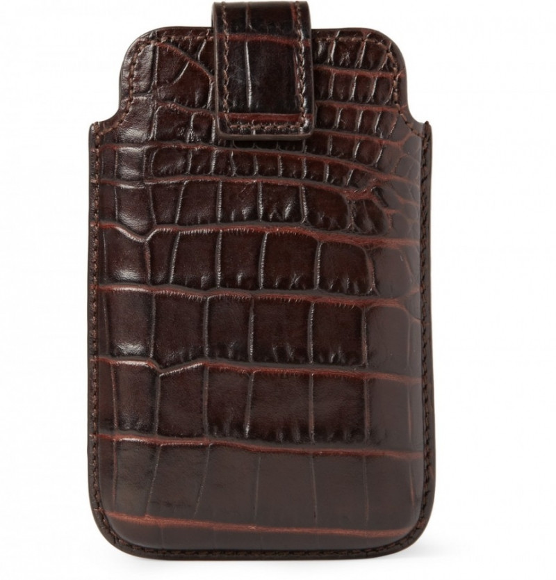 Ốp lưng Gucci Crocodile Case có giá 495 USD