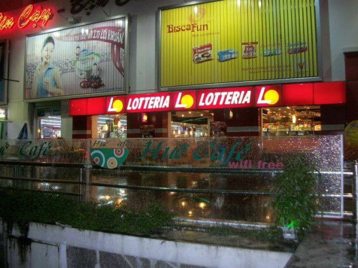 Lotteria - CoopMart Huế.