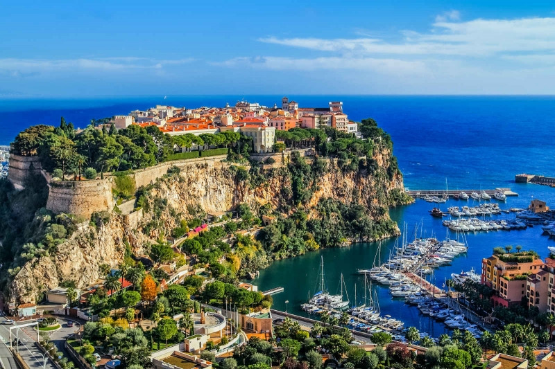 GDP/người/năm của Monaco là 163.026 USD