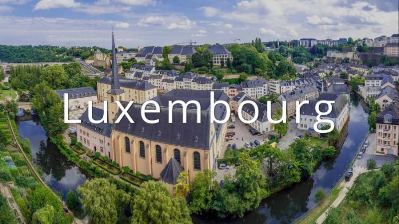 GDP/người/năm của Luxembourg là 107.476 USD