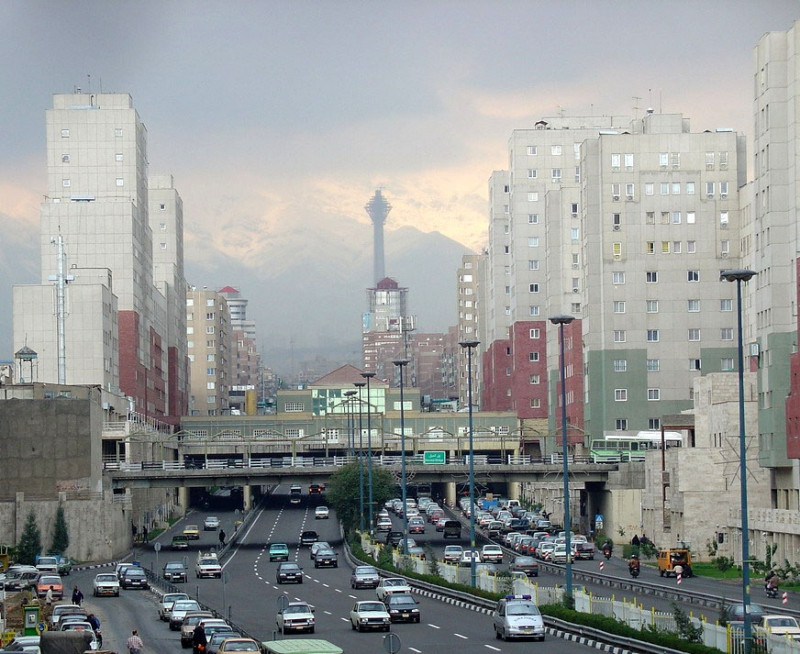 Bầu không khí ở thủ đô Tehran luôn rất ngột ngạt