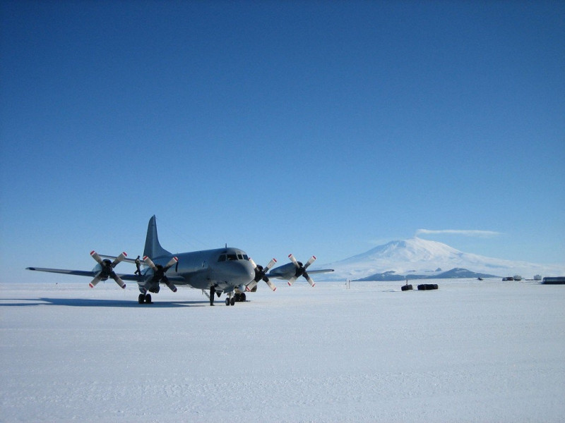 Hạ cánh trên băng Nam Cực, nguy hiểm hay không?