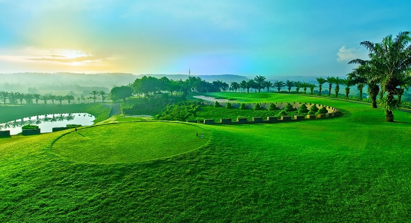 Long Thành Golf Resort với tổng số lỗ là 36 cùng diện tích rộng hơn 350 ha