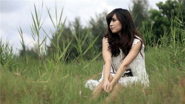 Hình ảnh ca sĩ Bích Phương trong MV 