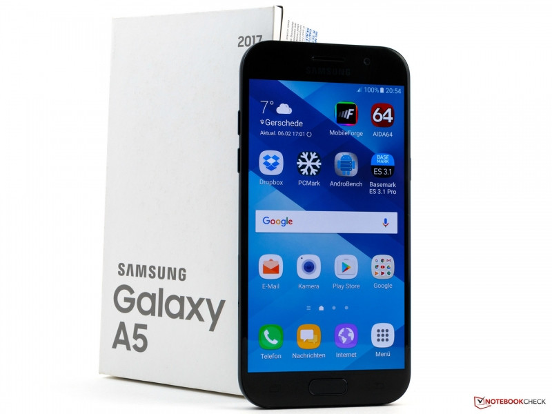 Galaxy A5 có mức giá 7.000.000 - 9.000.000 VNĐ