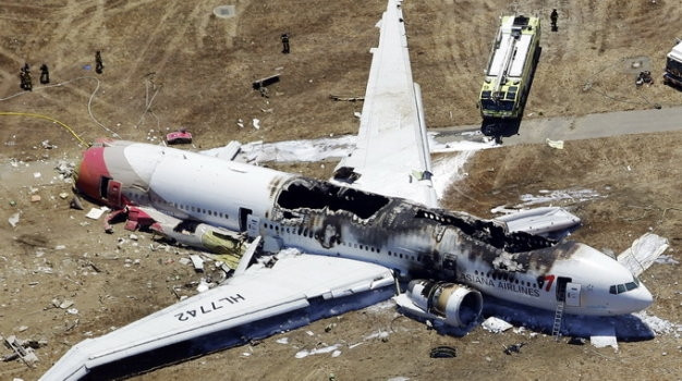 Xác máy bay trong vụ thương tâm rơi máy bay xảy ra vào thứ 6 ngày 13 tại Chile