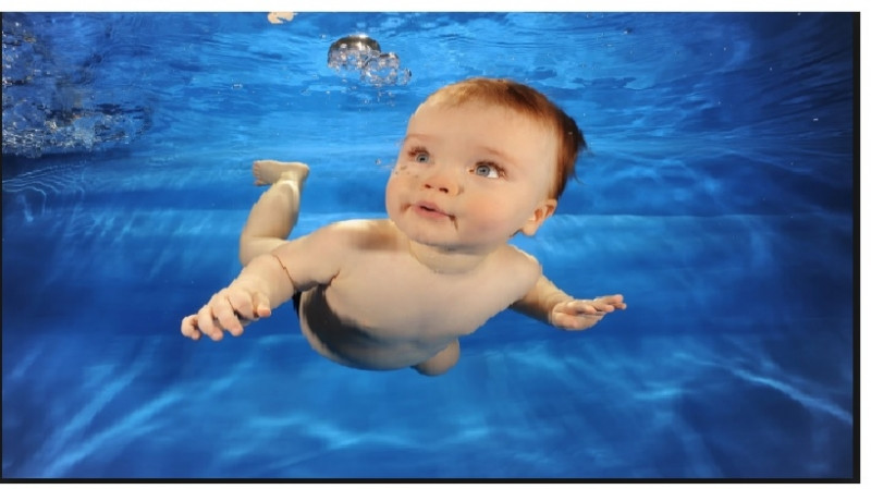 Trẻ có khả năng biết bơi