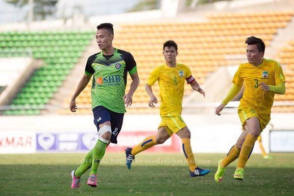 Tiền đạo trẻ Nguyễn Xuân Nam tại Lao League.