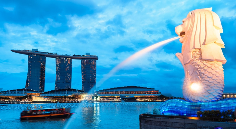 Thành phố Singapore tỏa sáng về đêm