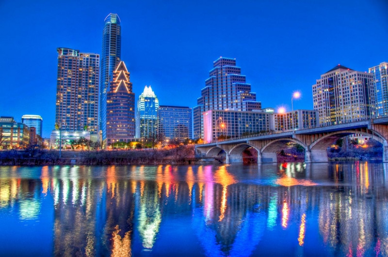 Austin là thành phố lớn thứ 4 của bang này và lớn thứ 16 nước Mỹ