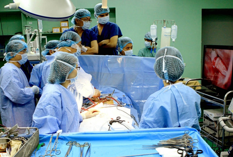 Phẫu thuật van tim ở Mỹ có giá 53,400 USD