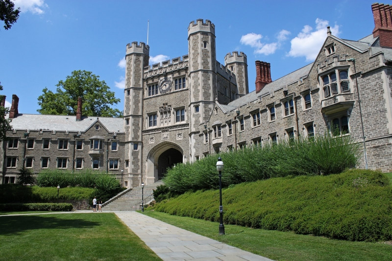 Là một tòa biệt thự cổ kính ư? Đó chính là đại học Princeton.