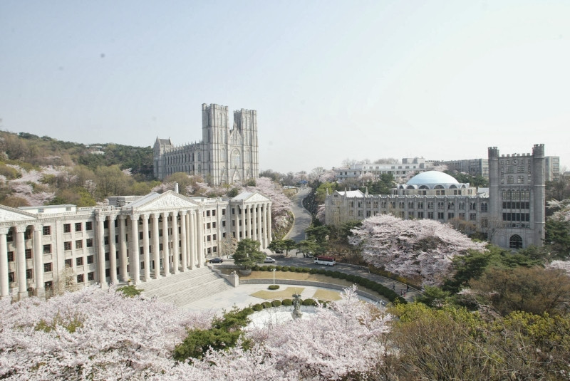 Khung cảnh tuyệt đẹp tại Đại học Kyung Hee.
