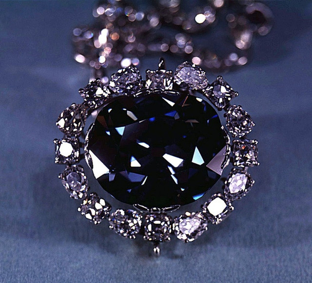 Viên kim cương Hope Diamond trị giá 350 triệu $