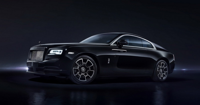Rolls-Royce Black Badge đen chưa từng có