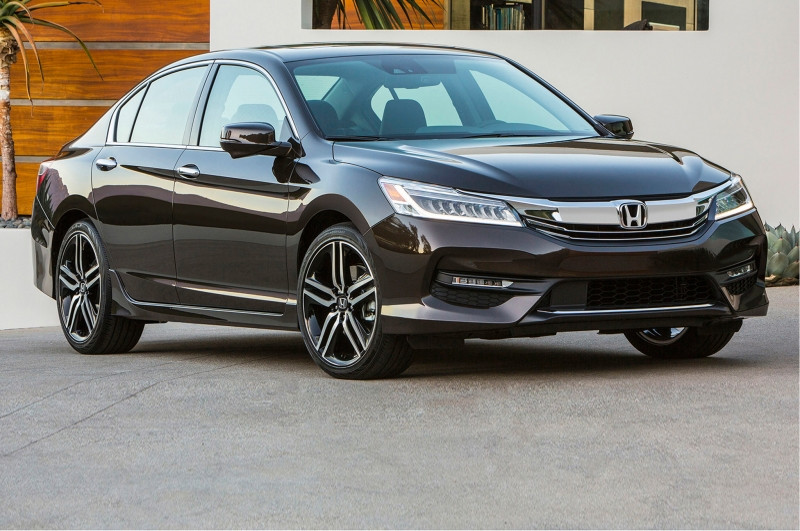 Honda Accord có sự sụt giảm nhẹ doanh số nhưng vẫn nằm trong top 10
