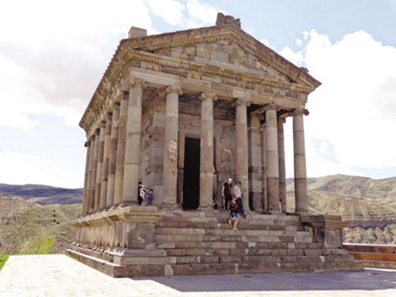 Ngôi đền Garni như một Parthenon thu nhỏ