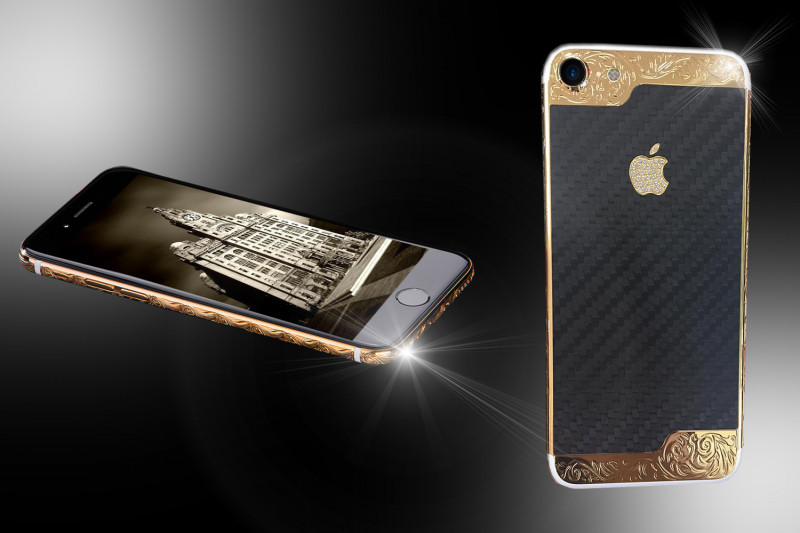 Supreme Goldstriker iPhone 3G 32GB có giá 3.200.000 USD