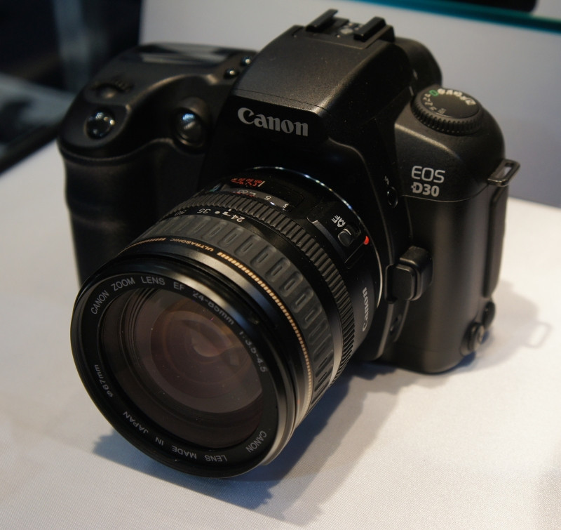 Canon EOS 30D - dòng máy chụp đa tốc độ đầu tiên