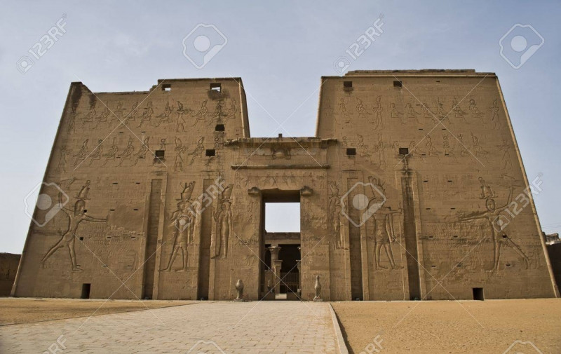Đền Edfu - ngôi đền của ký ức.