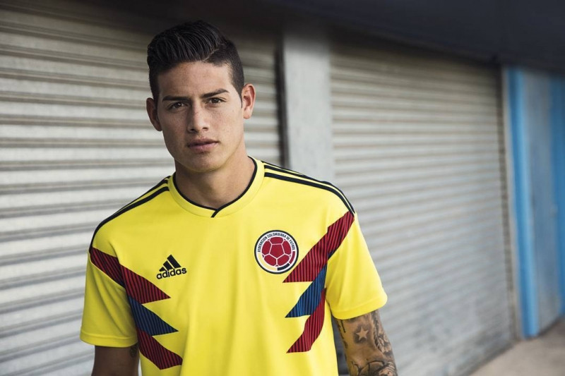 Cầu thủ Colombia trong chiếc áo đấu chính
