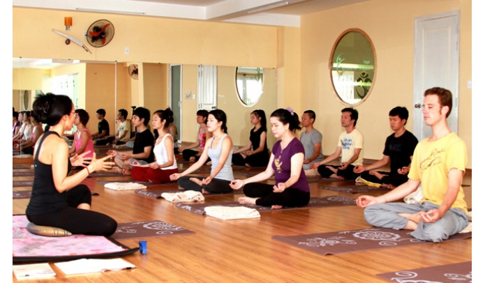 Trung tâm yoga Nguyễn Du mở nhiều lớp có giờ dạy linh hoạt cả ngày, học viên có thể chọn giờ mình thích tuỳ ý.