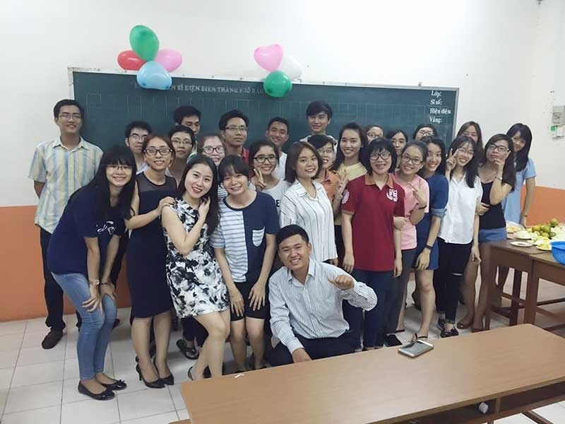 Lớp luyện IELTS của cô giáo 9X Tố Linh