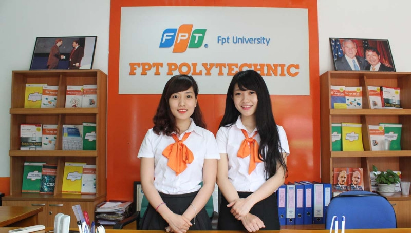 Nữ sinh Cao đẳng thực hành FPT Polytechnic xinh đẹp, năng động và rất tự tin.