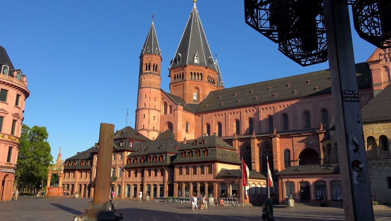 Đại học trẻ ứng dụng Mainz mang đậm nét cổ điển .
