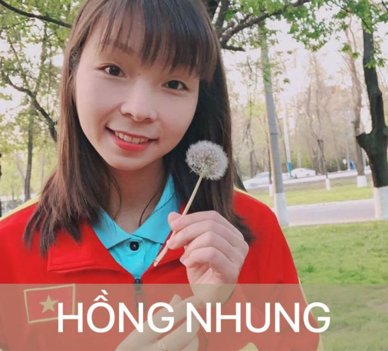 Nữ cầu thủ Hồng Nhung