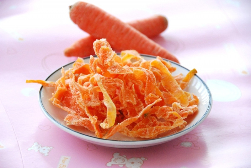 Mứt cà rốt có tác dụng bổ huyết, kích thích tiêu hóa tốt.