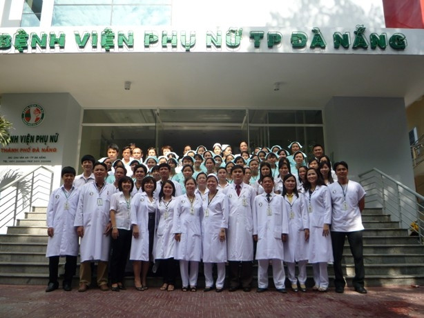 Đội ngũ y bác sĩ bệnh viện