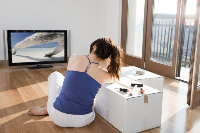 Vừa xem TV, vừa tập luyện cũng có thể đốt cháy một lượng calo đáng kể