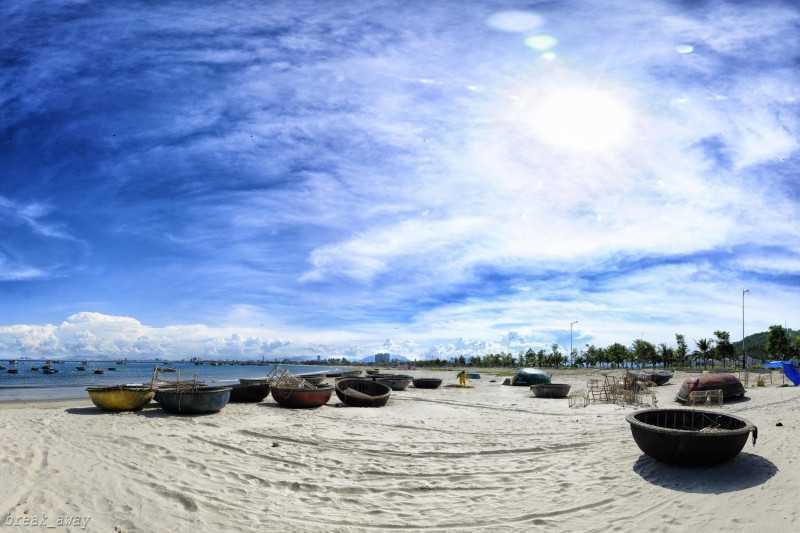 Một góc bãi biển xinh đẹp Mỹ Khê, Đà Nẵng