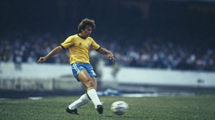 Huyền thoại bóng đá Brazil - Zico