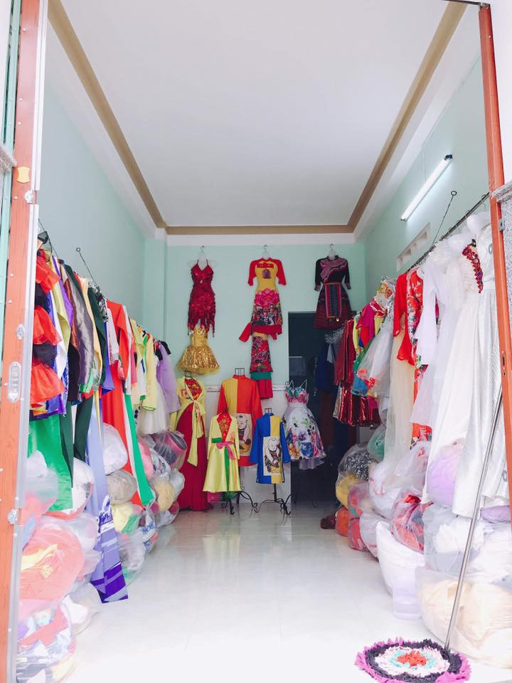Trang phục - đạo cụ múa Lộc Việt