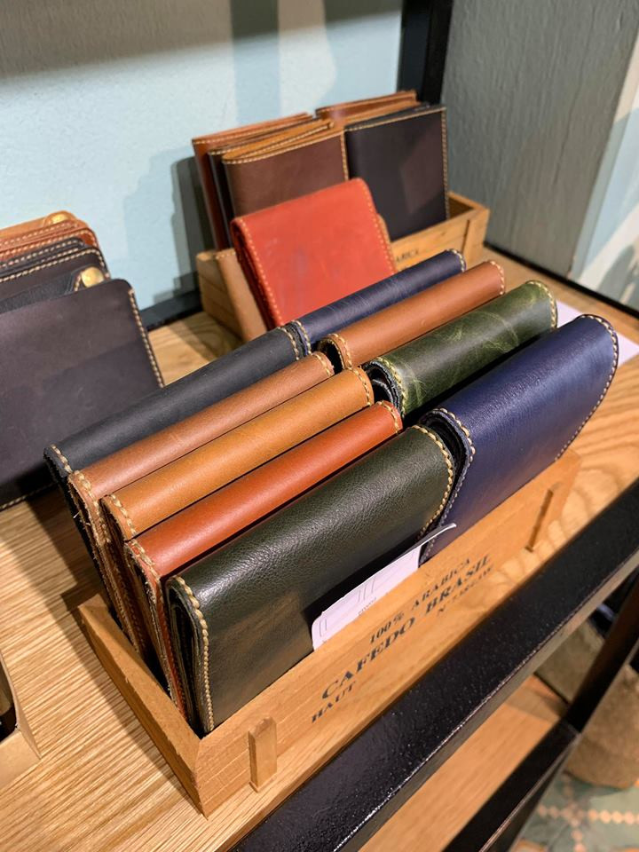 Một số mẫu ví của Anton Leather