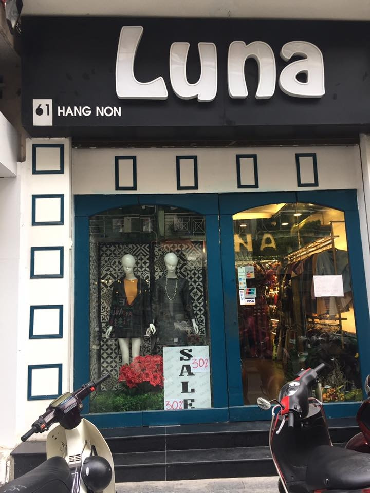 Luna Shop nhìn từ bên ngoài