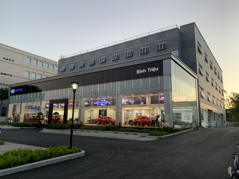 Showroom Mazda Bình Triệu