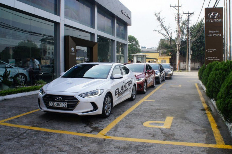 Showroom Hyndai Giải Phóng