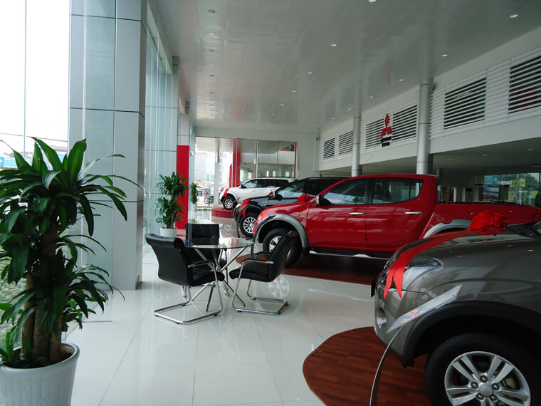 Showroom trưng bày Mitsubishi Cầu Diễn